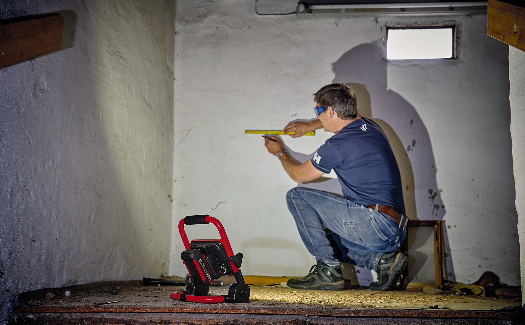 Jak wybrać odzież ostrzegawczą – poradnik Praxer.pl