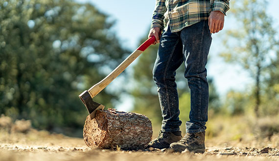 Po co klin montażowy do siekiery? Sprawdź, jak działa i jaki kupić
