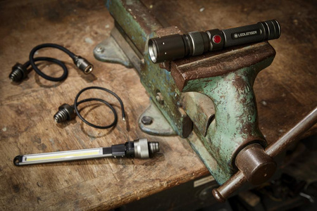 System akumulatorowych lamp LED Workers Friend 5-częściowy Ledlenser