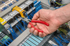 Szczypce uniwersalne z ostro zakończonymi szczękami z rękojeściami powlekanymi tworzywem sztucznym 145 mm KNIPEX 
08 21 145