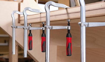 Ścisk śrub,stalowy OMEGA 250x120mm BESSEY