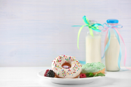 Gofrownica do robienia pączków, gofrów lub cake pops CM303 biała 700W (423004) Silva Homeline