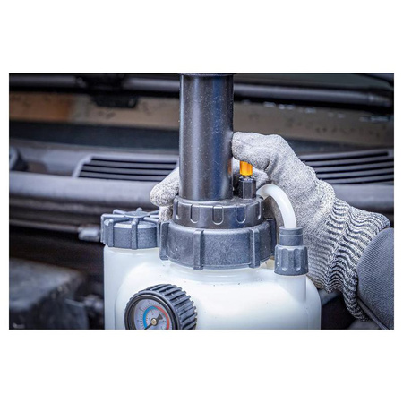 Zestaw do odpowietrzania układu hamulcowego i sprzęgła 2,5 l, BGS Diy 71049