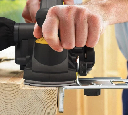 Strug elektryczny CAT DX86 900 W, szerokosć strugania 82 mm, głębokosć strugania 3 mm, podwójne noże DX86 CAT