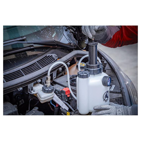 Zestaw do odpowietrzania układu hamulcowego i sprzęgła 2,5 l, BGS Diy 71049