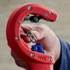 Obcinak do rur odpływowych z tworzywa sztucznego DP50 KNIPEX