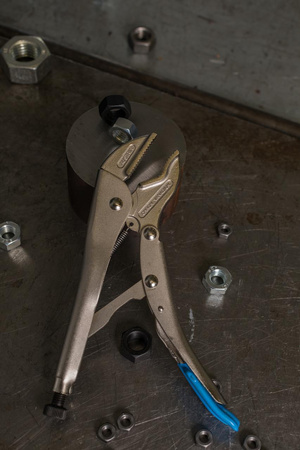 Szczypce zaciskowe ze śrubą regulacyjną i izolowaną dźwignią 230 mm Gedore 137 10, 6406700